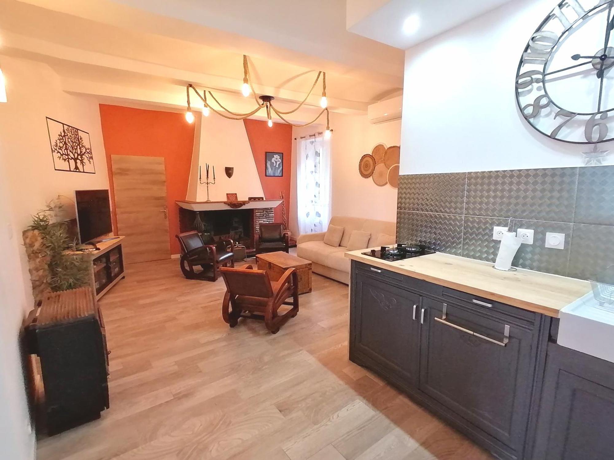 Holiday home Et D'hotes Les 2 Pins Courry